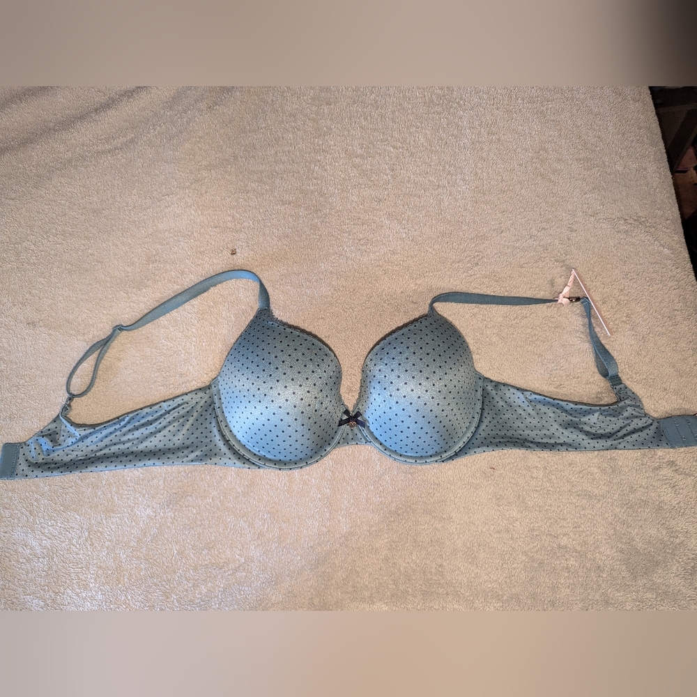 Victoria's Secret bra - body by Victoria